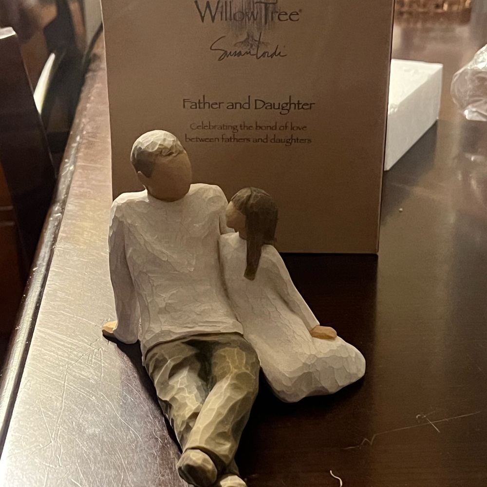 Willow Tree Father and Daughter Figurine - Brown and White